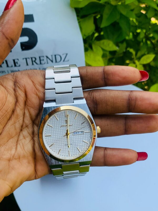 Stylish poedagar wristwatch for men